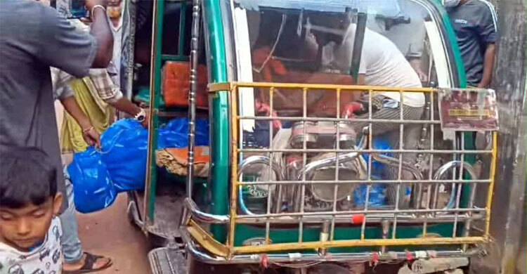 খবর নিতে এসে ঘরে পেলেন ভাইয়ের অর্ধগলিত মরদেহ