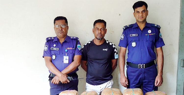 কাভার্ডভ্যান থেকে ১০৪ কেজি গাঁজা জব্দ, কারবারি গ্রেফতার