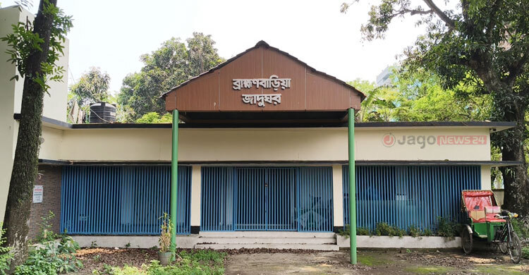 তড়িঘড়ি উদ্বোধন করেন বিদায়ী ডিসি, সাত মাসেও খোলা হয়নি দরজা