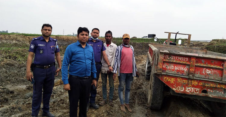 কৃষি জমির মাটি কাটায় ২ যুবকের কারাদণ্ড