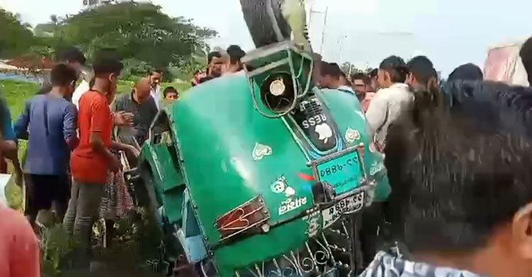 ব্রাহ্মণবাড়িয়ায় সিএনজি-মোটরসাইকেল মুখোমুখি সংঘর্ষ, নিহত ৪