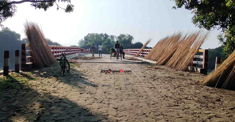 আধা কিলোমিটার সড়কের অভাবে কাজে আসছে না ৯ কোটির সেতু