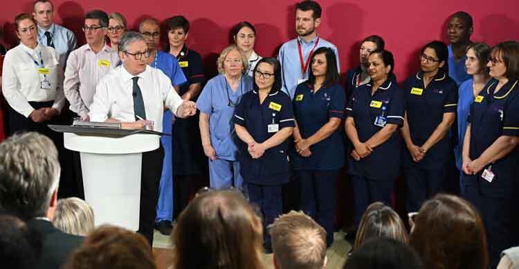 স্টারমারের নতুন অভিবাসন পরিকল্পনা, যুক্তরাজ্য ছাড়তে পারেন ৫০ হাজার নার্স