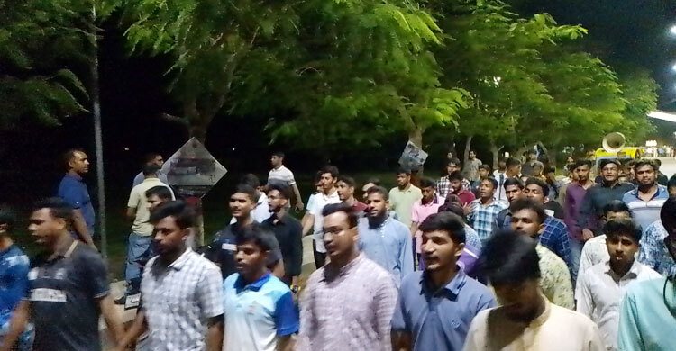 ছাত্র সংসদের দাবিতে অনশনরতদের সঙ্গে সংহতি শিক্ষার্থীদের