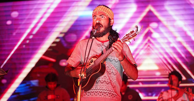 মঞ্চে ছাত্রলীগ নেতা, দর্শকসারিতে বেরোবি উপাচার্য