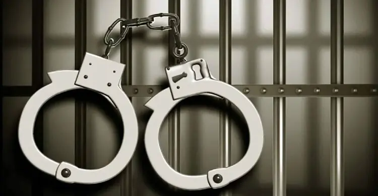 কান্না থামায়নি শিশু, রাগে মুখ চেপে মেরেই ফেললেন সৎ বাবা