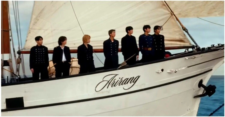 চার বছর পর ঝড় তুলে ফিরল বিটিএস, বিশ্বজুড়ে উন্মাদনা