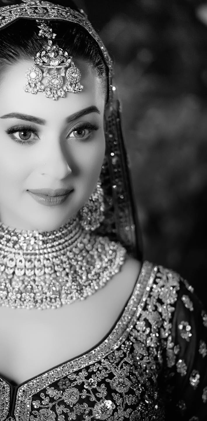 নীল লেহেঙ্গায় যেন রূপকথার রাজকন্যা বুবলী