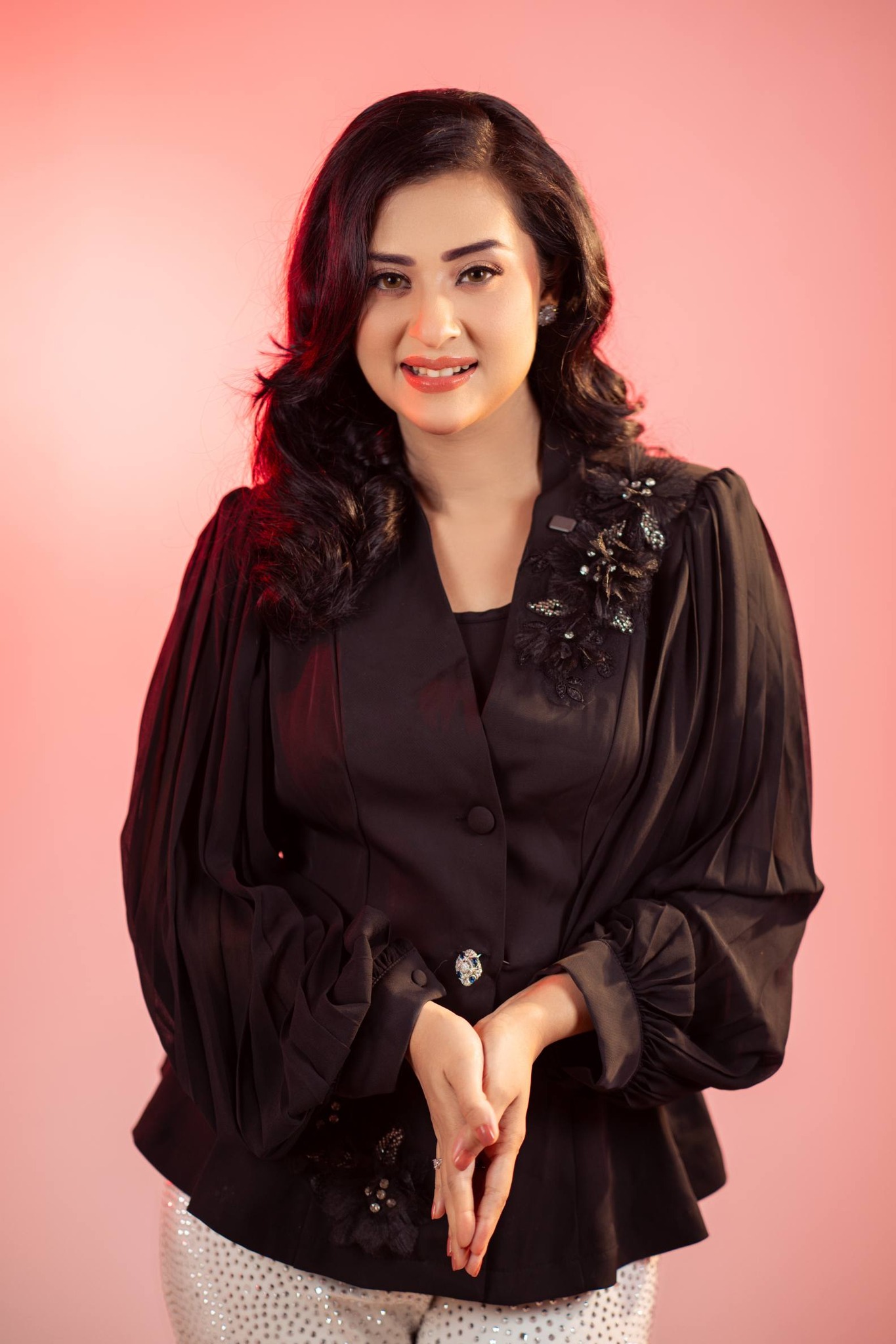 আলোচনা ছাপিয়ে স্টাইলিশ বুবলীর এগিয়ে চলা