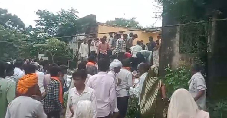 7 children killed in India school roof collapse