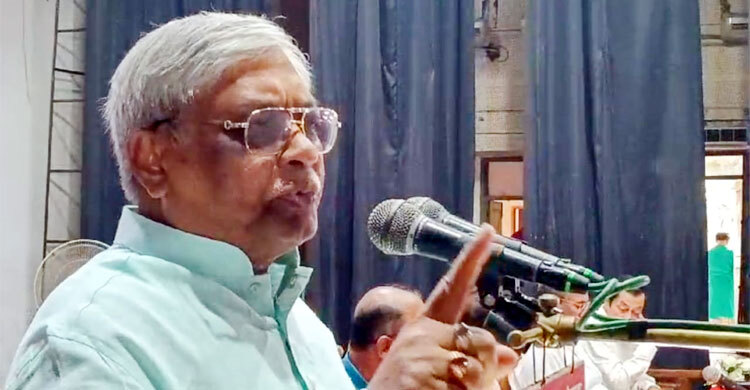 ‘মিডিয়া হাউজগুলো কারা নিয়ন্ত্রণ করে’ প্রশ্ন বুলুর