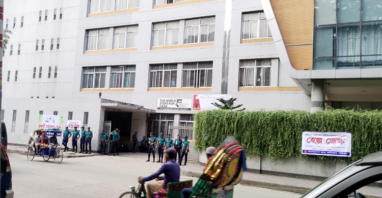 ভিড় কমেছে বার্ন ইনস্টিটিউটে, আজও প্রবেশে কড়াকড়ি