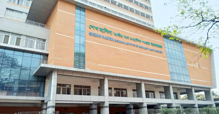 গাজীপুরে সিলিন্ডারের আগুনে দগ্ধ ব্যক্তিদের একজন মারা গেছেন