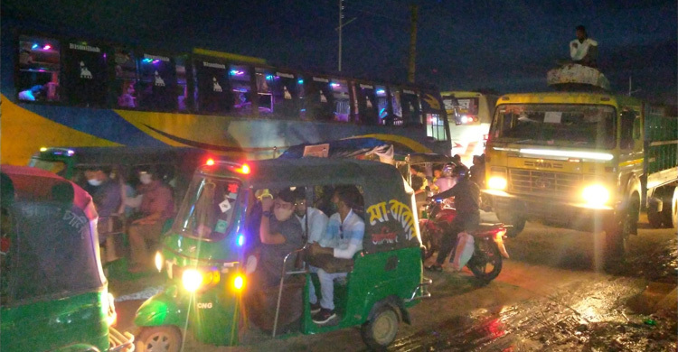 ৯ ঘণ্টা পর ময়মনসিংহে বাস চলাচল শুরু