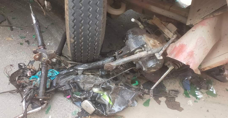 কুমিল্লায় বাসচাপায় মোটরসাইকেলের দুই আরোহী নিহত