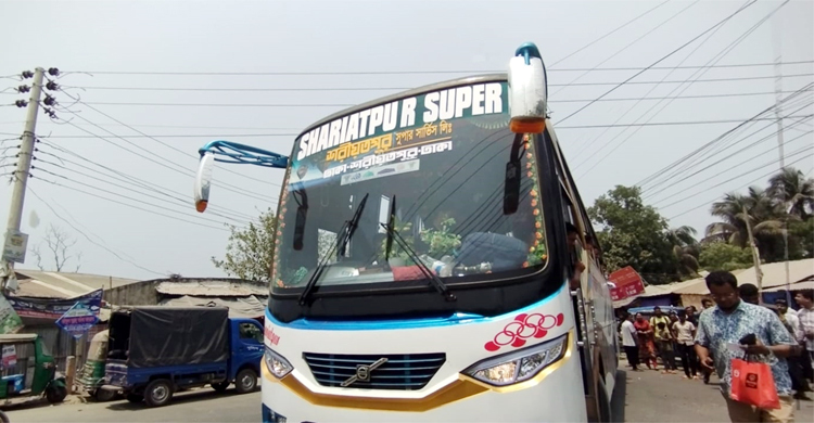 ঈদযাত্রায় অতিরিক্ত ভাড়া আদায়, বাসমালিককে জরিমানা