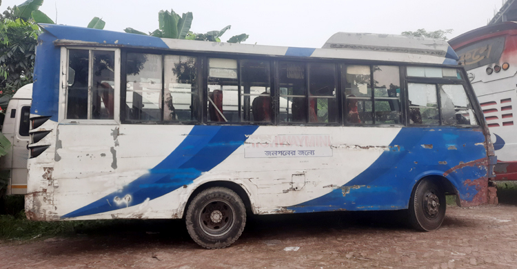 চলন্ত বাসে ছাত্রীর শ্লীলতাহানি, চালক-হেলপার আটক