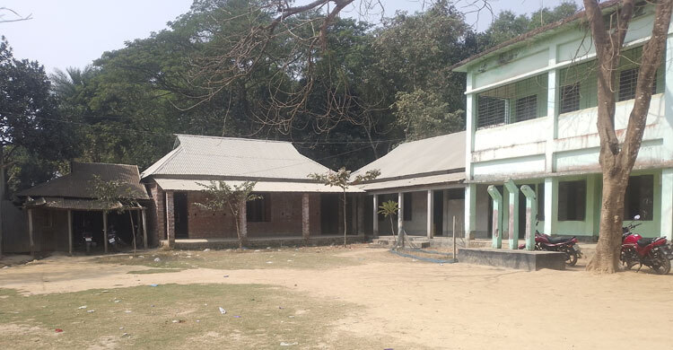 মনে অইছিন ডাকাতরা মাইরা ফালাইবো, আল্লাহ বাঁচাইছে