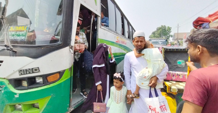 ছুটি শেষে ঢাকায় ফিরছে মানুষ, নেই যানজটের ভোগান্তি