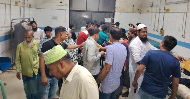 বাগেরহাটে সড়ক দুর্ঘটনায় নিহত বেড়ে ১৩