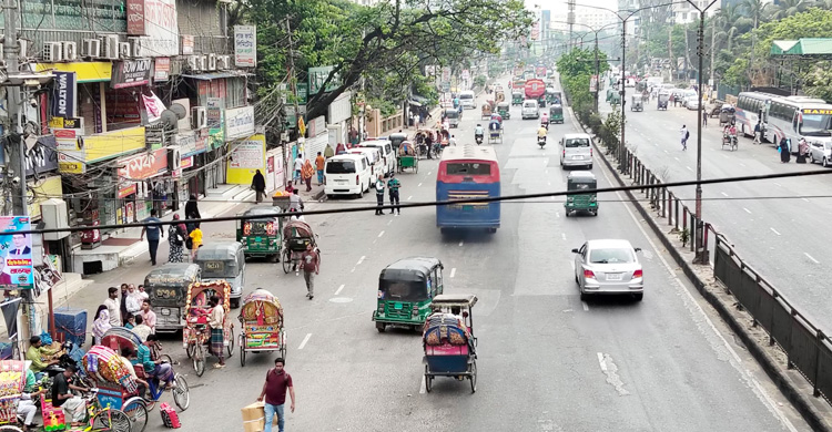 আজও ফাঁকা ঢাকা: যাত্রীরা খুশি, মন খারাপ পরিবহন শ্রমিকদের
