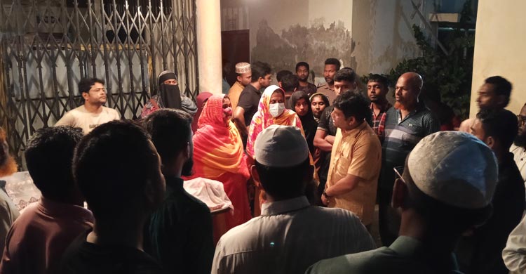 বিয়ের আনন্দ শোক হয়ে নেমে এলো সড়কে