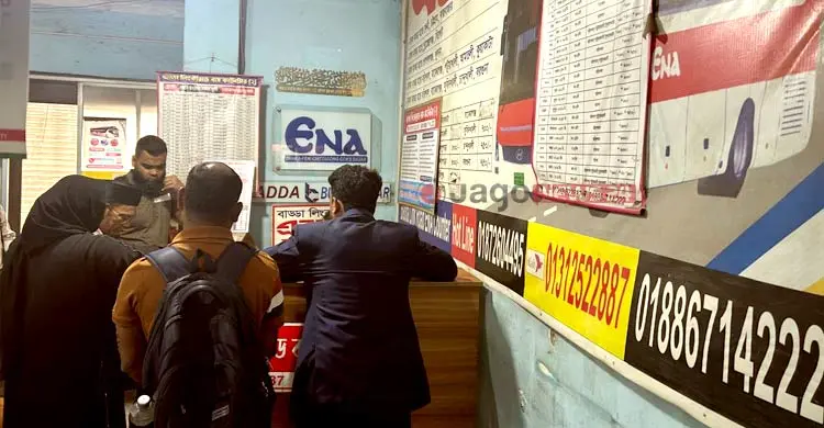 রাজধানীতে দূরপাল্লার বাস কাউন্টারের ছড়াছড়ি, সড়কে বাঁধছে তীব্র যানজট