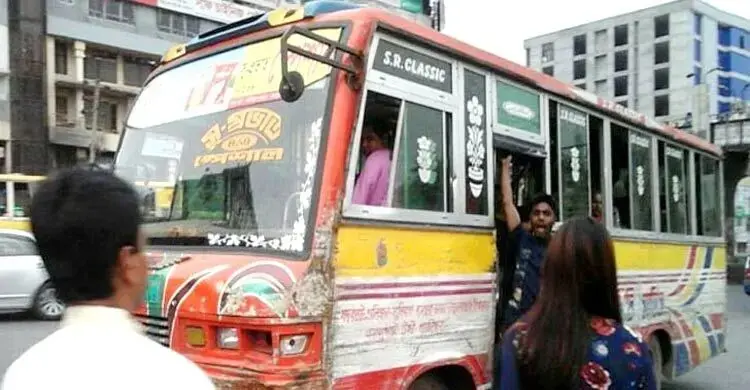 বাসভাড়া বাড়ানোর প্রস্তাব বিআরটিএ’র, আজকালের মধ্যে ঘোষণা মন্ত্রণালয়ের