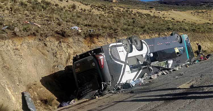 Bus accident in Peru leaves 16 dead