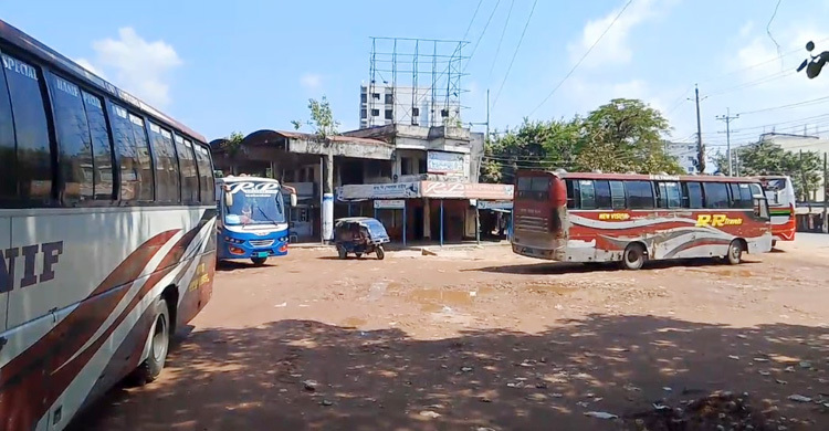 টানা ৪ দিন বন্ধের পর নাটোরে বাস চলাচল শুরু