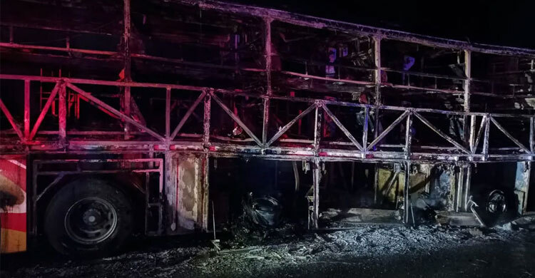 ভারতে বাসে আগুন: নিহত বেড়ে ১৯