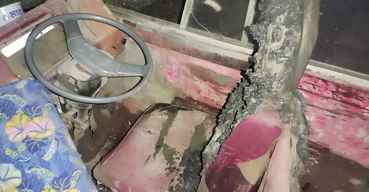 Bus set on fire in Narayanganj while driver, helper asleep