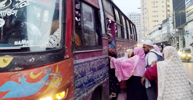 ঈদে বাড়ি ফেরা: বাস-রিকশা-মোটরবাইকে বাড়তি ভাড়া নেওয়ার অভিযোগ