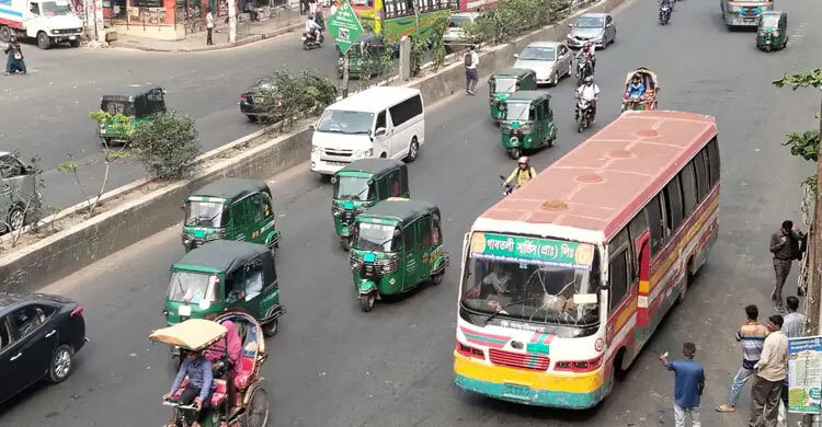 Sparse passengers keep Dhaka traffic smooth post-Eid