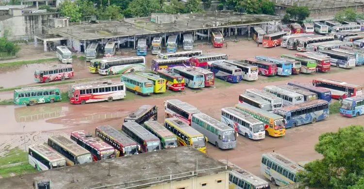 রাজশাহী-ঢাকা রুটে টানা দুদিন বাস চলাচল বন্ধ, ভোগান্তিতে যাত্রীরা