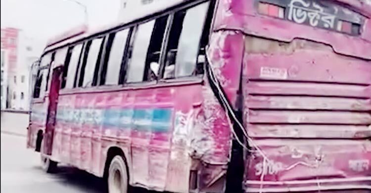 সেই লক্কড়-ঝক্কড় বাসটির রেজিস্ট্রেশন স্থগিত, ঠাঁই হলো ডাম্পিং গ্রাউন্ডে
