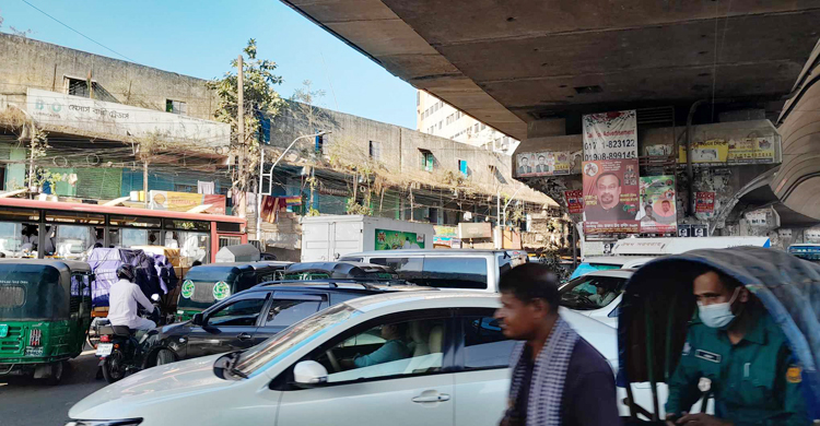 রাজধানীর সড়কে পর্যাপ্ত গণপরিবহন, ভোগান্তি নেই