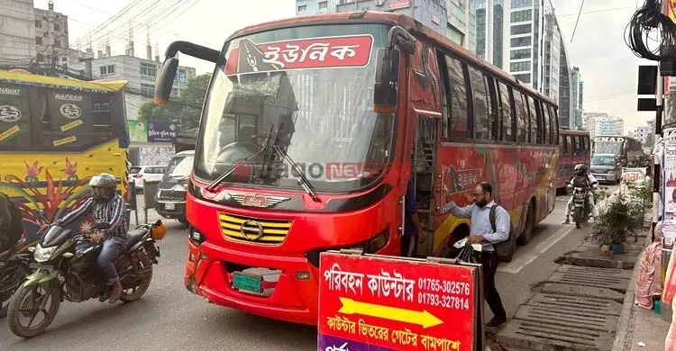 রাজধানীতে যত্রতত্র দূরপাল্লার বাস কাউন্টার, তীব্র হচ্ছে যানজট