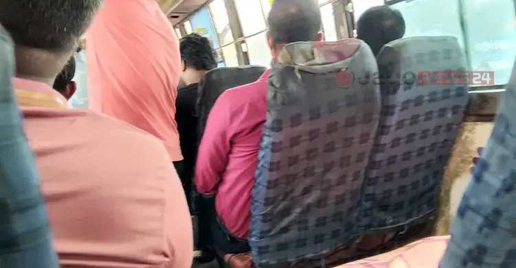 বাসভাড়া বাড়ালেও যাত্রীসেবায় উদ্যোগ নেই