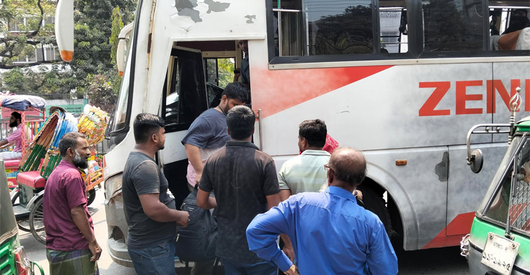 ছুটি শেষে ঢাকায় ফিরছে মানুষ, নেই যানজটের ভোগান্তি