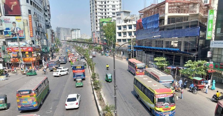 ‘সড়কে যাত্রী কম, গাড়ি নামালেই লস’
