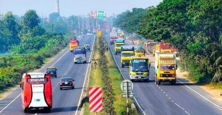 ঈদযাত্রায় সড়কে চাঁদাবাজি আর বাসে বাড়তি ভাড়া চলবে না
