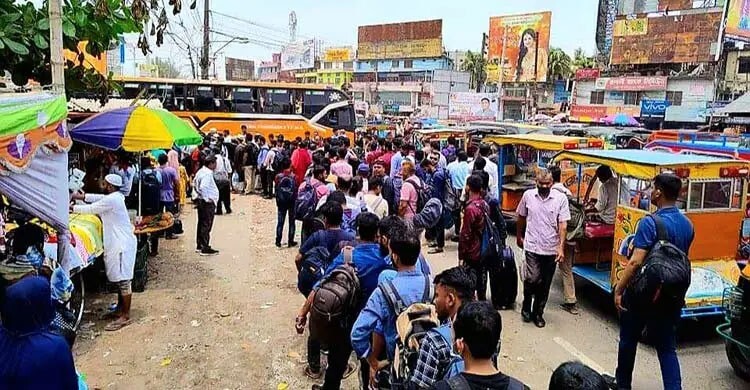 ঈদযাত্রায় বাসে বাড়তি ভাড়া নেওয়া হচ্ছে না