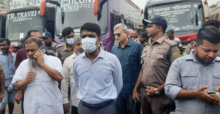 সায়েদাবাদ বাসস্ট্যান্ডে যান মেরামত করায় ১০ হাজার টাকা জরিমানা