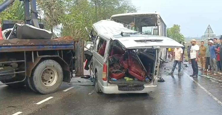 বাগেরহাটে সড়ক দুর্ঘটনায় নিহত বেড়ে ১৩