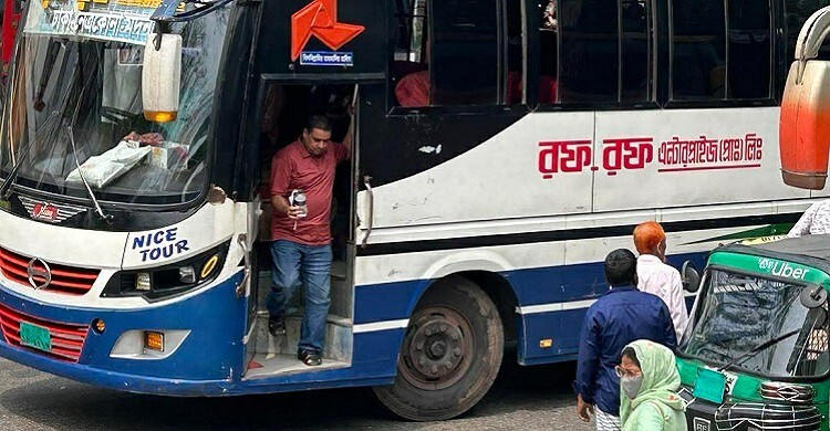‘পরিবারের সঙ্গে ঈদ করেছি, সারা বছর পরিশ্রমের কষ্ট দূর হয়েছে’