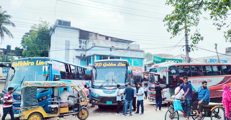ঈদ শেষে কর্মস্থলমুখী মানুষের স্রোত, টিকিট সংকটে ভোগান্তি