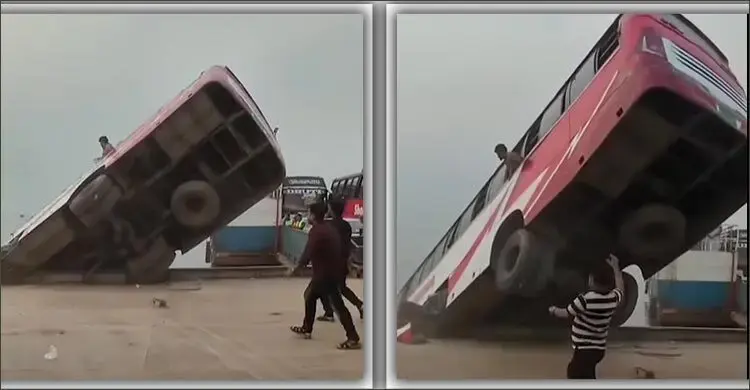দুর্ঘটনার পরও যাত্রী না নামিয়েই ফেরিতে উঠছে বাস