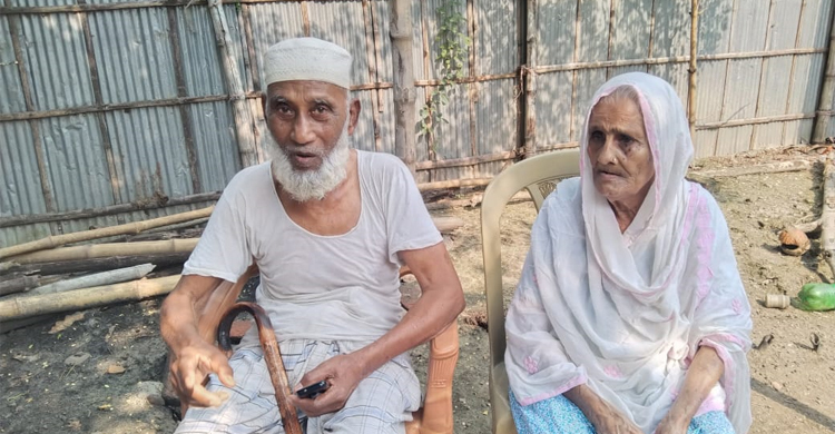 ৭ সন্তানই প্রতিষ্ঠিত, তবুও বাড়ি ছাড়তে হলো বৃদ্ধ বাবা-মাকে