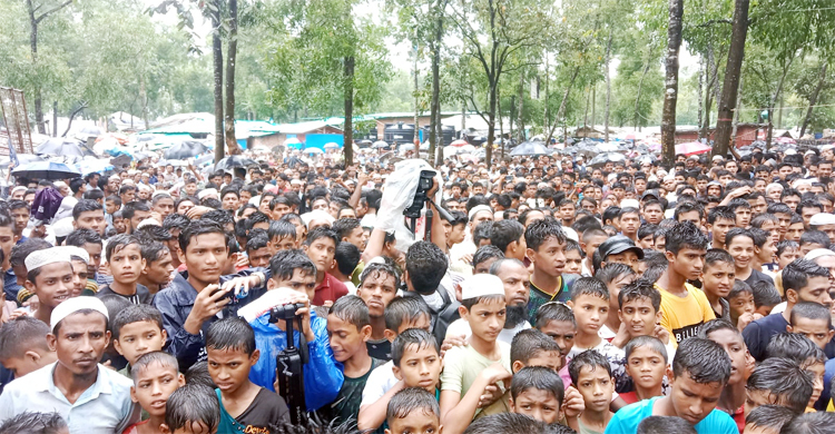 দেশে ফেরার আকুতি জানিয়ে রোহিঙ্গাদের সমাবেশ